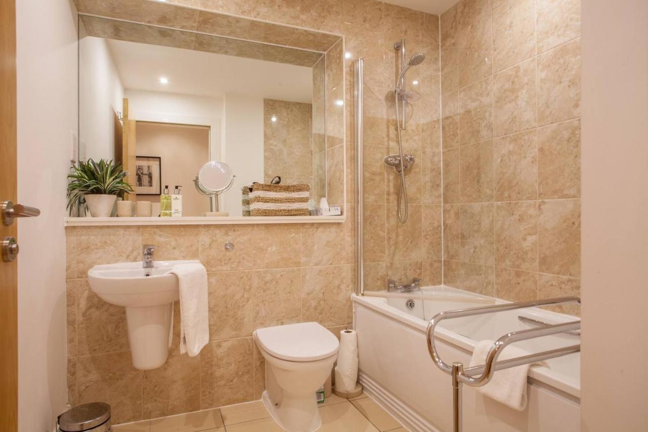 1 Bedroom Flat In The Heart Of Merchant City Glasgow Esterno foto